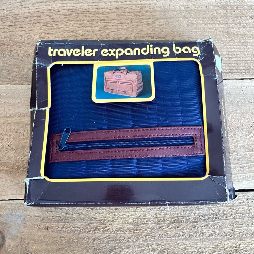 Vintage Berkshire Traveler Expanding Bag - 20 x 13 x 7 in, New in Box, 1981